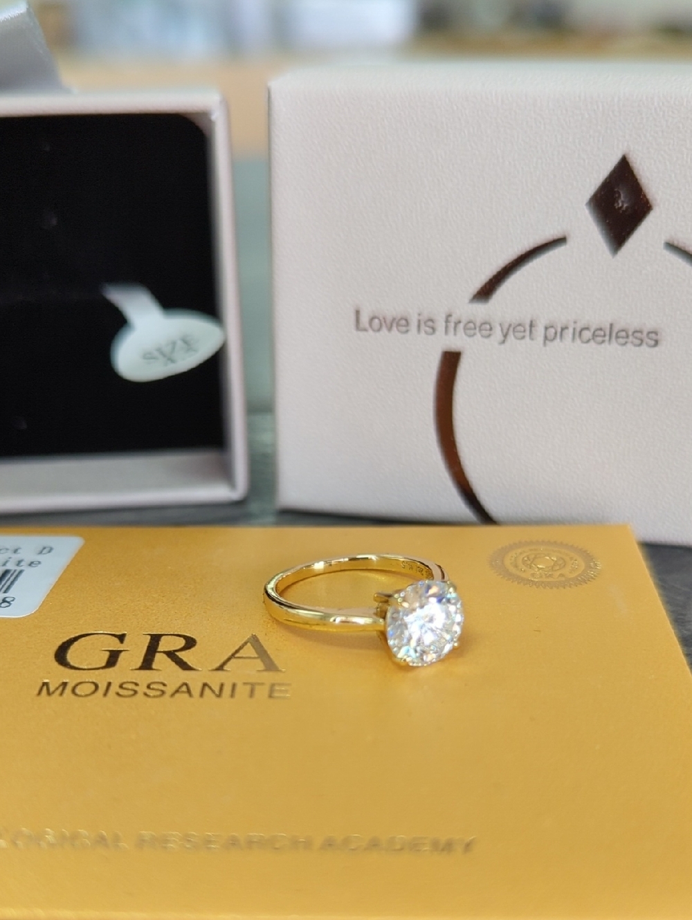 2.0 Ct Moissanite Ring Size 4.5 - Picture 4 of 9